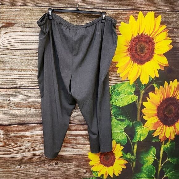 Lane Bryant Women's Capris gray Size: 26/28 Pre-owned - Picture 2 of 6